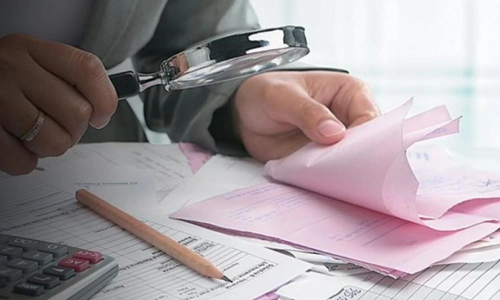 «Ξέφυγαν» στη Θεσσαλονίκη: Επιβολή προστίμου από εφορία γιατί πλήρωσε τους φόρους της μητέρας της